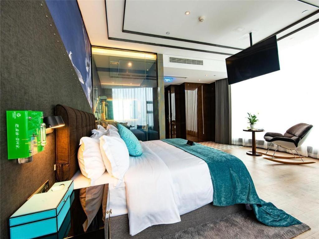 Xana Hotelle-Hotel Luzhou Baizitu Square Exterior photo