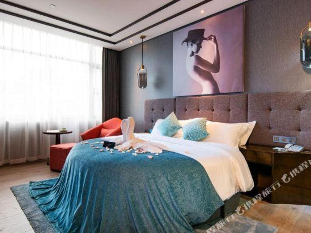 Xana Hotelle-Hotel Luzhou Baizitu Square Exterior photo